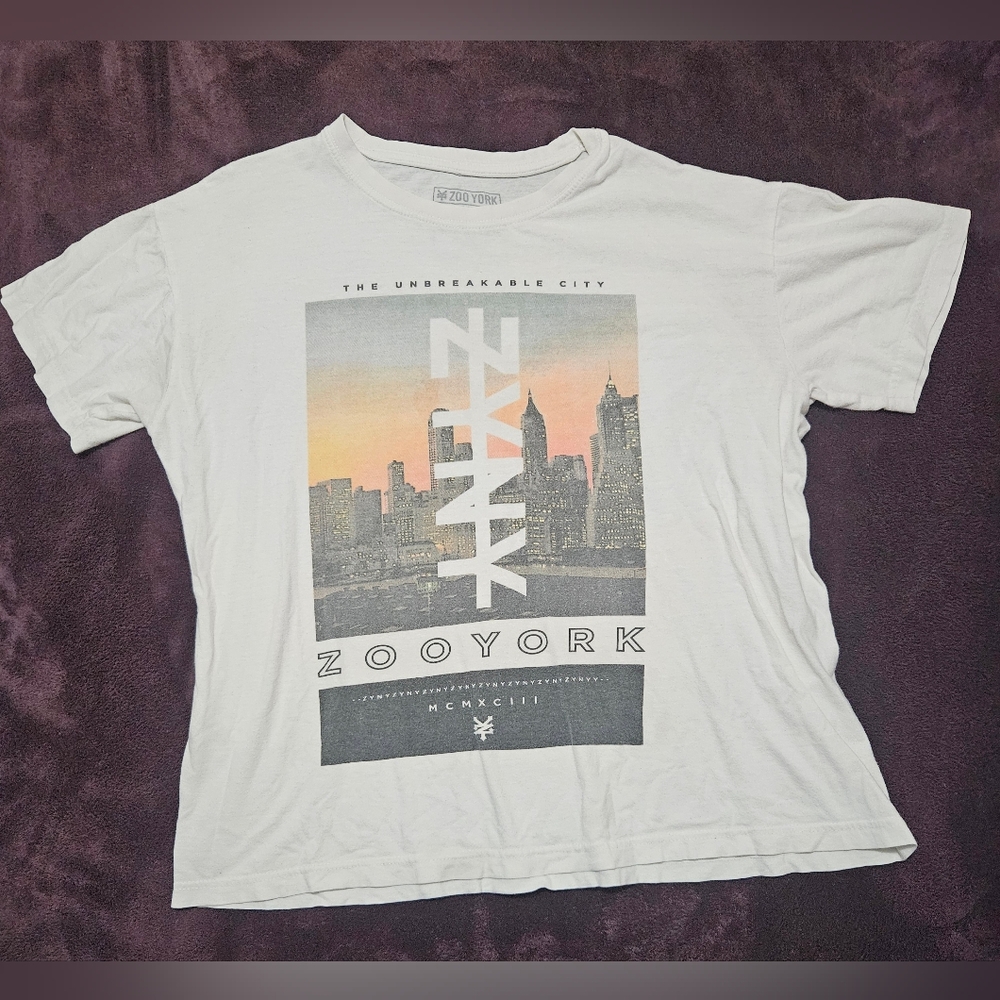 Zoo York Skyline Tee in White and Gray